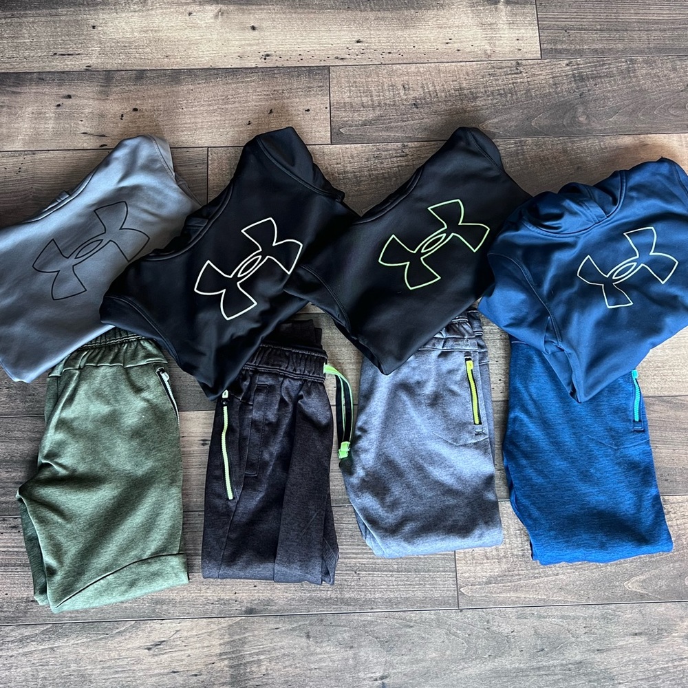 4 Sweatshirts & pants bundle